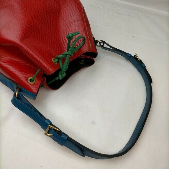 red Louis Vuitton LV Shoulder Bag  Noe Bordeaux Epi - Picture 7 of 11